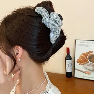 Stilvolle Haarklammer aus gepunktetem Netzstoff für elegante Dutt-Frisuren Damen