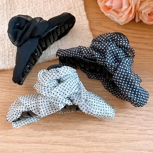 Elegante Haarklammern aus Netzstoff mit Polka-Dot-Muster für das tägliche Styling.