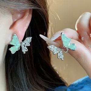 Boucles d'Oreilles Clous Papillon Élégantes Avec Tige en Argent Sterling 925 Verre Vert Et Zirconia Brillant Bijoux pour Femmes
