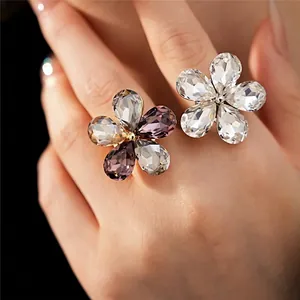 Luxury Alloy Rhinestone Flower Open Ring For Women Fashion Exaggerated Statement Floral Adjustable Finger Ring Banquet Party Jewelry Gift