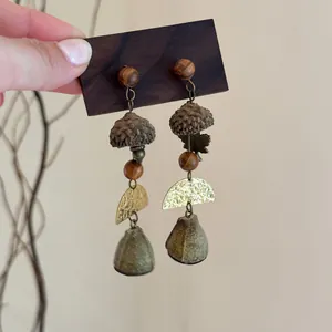 Orecchini Lunghi a Pendente in Legno e Lega Stile Foresta Retrò Donna Frutto Naturale Eucalipto Perno in Argento
