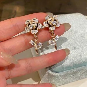 Orecchini a Clip con Fiori in Zirconia Placcati in Oro 14k Vintage Francese per Donna Senza Buchi Eleganti Gioielli Floreali