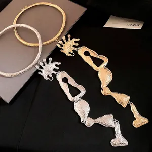Ras du Cou en Métal Occidental à Franges Géométriques Irrégulières Texture Martelée Minimaliste Chaîne de Clavicule Oeil de Démon Bijoux pour Femmes