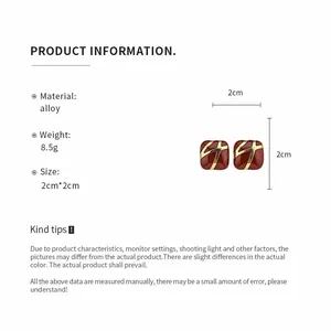Detail of red square drip oil alloy earrings showing 2cm size and 8.5g weight info.
