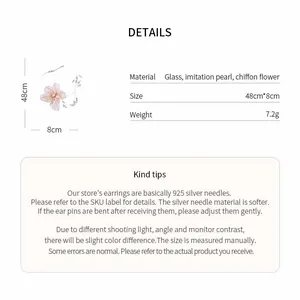 Detalles del producto del elegante collar de flores de gasa y cuentas de vidrio con medidas