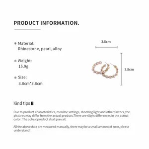 Spécifications détaillées et taille des boucles d'oreilles créoles C avec perles et strass