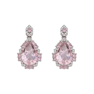 Eleganti orecchini a goccia in zircone rosa con castone halo scintillante e lucido