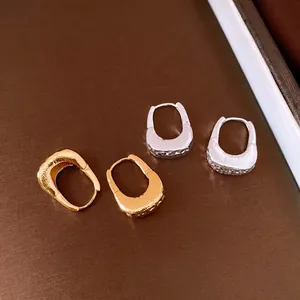 Orecchini a Cerchio a Forma di U in Rame Placcato Oro 18K Texture Pieghettata Minimalista Gioielli Geometrici Moda per Donna