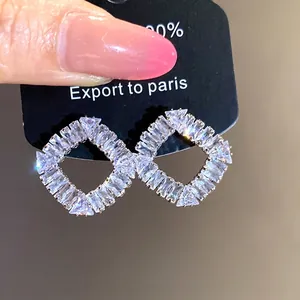 Boucles d'oreilles clous géométriques vintage en zircon avec cristaux clairs pour femmes