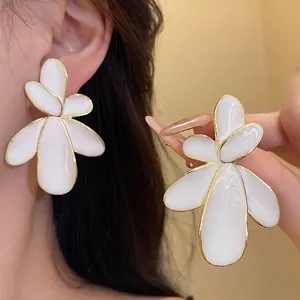 Vintage Enamel Flower Stud Earrings With Silver Earring Post Gold Plated Elegant Floral Earrings For Women Fashion Jewelry