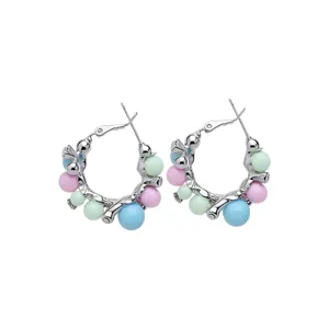 Créoles argentées de style doux avec perles pastel rose bleu et vert pour femme
