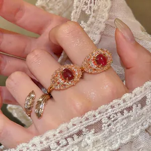 Anello in Rame Placcato Oro 18K con Piuma in Zirconia Elegante Vintage Aperto Regolabile per Donna Regalo Gioielli di Lusso