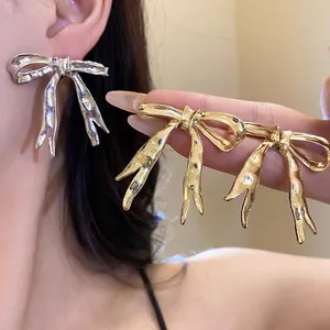 Vintage Minimalist Alloy Bowknot Stud Earrings With Silver Earring Post Gold Silver Plated Metal Ribbon Knot Dangle Earrings For Women Fashion Jewelry