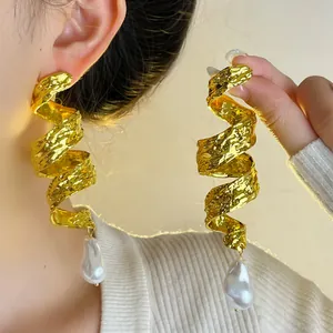 Vintage Spiral Geometric Baroque Dangle Earrings Gold Color Heavy Metal Design With Artificial Pearl For Women Fashion Jewelry