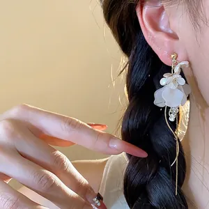 Elegant French style white flower tassel drop earrings for women with delicate pearls