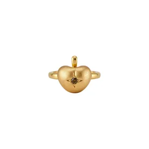 Bague ouverte élégante en or brossé en forme de pomme avec zircon central étincelant