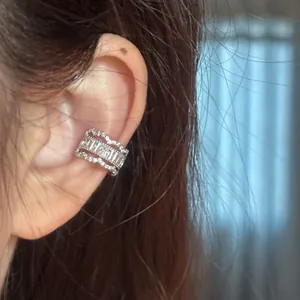 Vintage Français Plaqué Or 18K Zirconia Bord en Dentelle Ear Cuff Clip sans Perçage Géométriques Boucles d'Oreilles Incrustées pour Femme Bijoux Cadeau