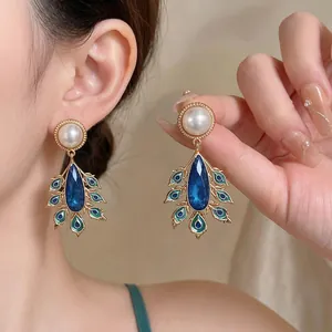 Vintage Palast-Stil Wassertropfen Künstliche Perle Ohrhänger Mit Silber Ohrringpfosten Blau Strass Emaille Pfauenfeder Ohrringe Für Damen Luxus Schmuck