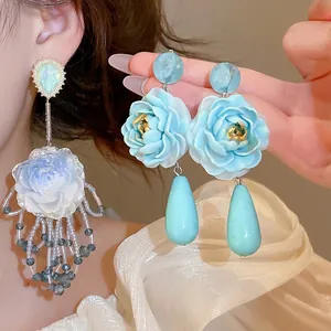 Vintage-Palast-Stil Rosenblumen Wassertropfen Künstliche Perle Ohrringe Harz Blumige Quasten Ohrringe Leichtem Luxusschmuck Für Damen
