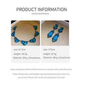 Productdetailoverzicht met afmetingen en gewicht voor de blauwe strass-sieradenset goud