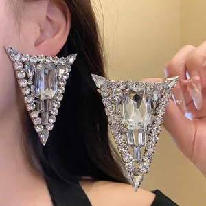 Pendientes colgantes triangulares con diamantes de imitación y diseño geométrico