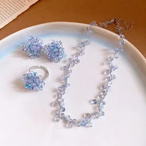Elegante set di gioielli ispirato all'uva con collana, orecchini e anello in blu