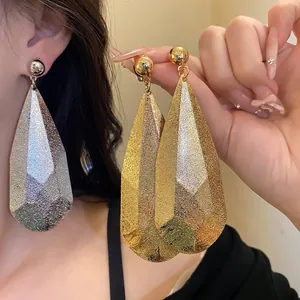 Orecchini Pendenti a Goccia in Metallo Lucido Stile Occidentale per Donna Orecchini a Goccia Martellati di Lusso con Perno in Argento