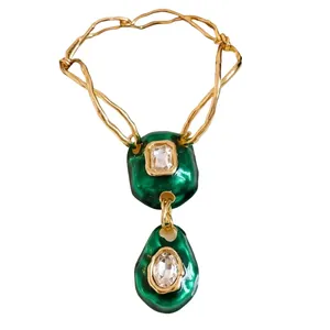 Vintage emerald green crystal twisted gold pendant necklace for women in luxury style
