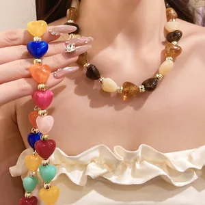 Collar de cuentas de corazón de acrílico colorido para mujer, joyería de moda estilo dopamina