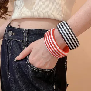 Minimalist Resin Striped Round Bangle For Women European Style Niche Design Contrast Color Fashion Commute Hand Jewelry Bracelet