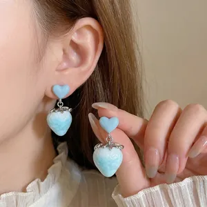 Süße Harz Erdbeere Ohrstecker Für Damen Koreanischer Leichter Luxus Blau Verlauf Herz Ohrringe Mit 925 Silber Ohrstecker-Stift