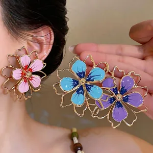 Orecchini a Bottone a Fiore Traforato con Perno in Argento Sterling 925 Stile Dolce Vacanza Smalto a Goccia d'Olio per Donna Gioielli