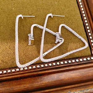 Europäischer Stil Dreieck Zirkonia Anhänger Ohrringe Für Damen Mode Übertriebene Versilberte Kupfer Geometrische Hängeohrringe Geschenk