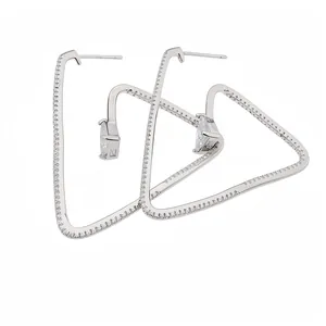 Silberne geometrische Dreiecks-Ohrringe mit Marquise-Zirkonia und Pavé-Kristallen