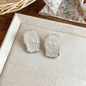 Elegant French minimalist silver needle square pearl stud earrings for women versatile