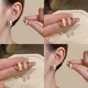 Minimalist Iris Flower C-Shaped Stud Earrings With Shell Inlay And Rhinestone French Vintage Style Gold Earrings For Women