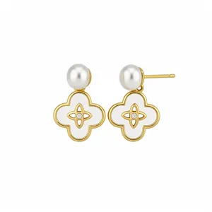 Boucles d'oreilles élégantes plaquées or 14 carats avec perle blanche et fleur zircon
