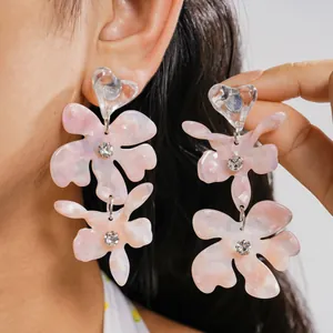 Orecchini a Bottone a Forma di Cuore di Fiore in Resina Stile Occidentale per Donna Dolce Orecchini con Nappine di Strass Gioielli Esagerati