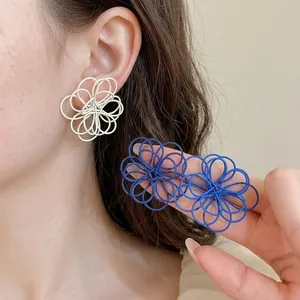 Korean Style Winding Line Flower Stud Earrings For Women Minimalist Spray Paint Metal Hollow Floral Earrings With Silver Earring Post Jewelry Gift