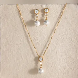 Achttien Karaat Verguld Roestvrij Stalen Sieraden Set Strass Kunstparel Hanger Ketting Druppel Oorbellen
