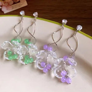 Boucles d'oreilles clochettes élégantes en résine transparente style français avec perles