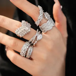 Palace Style Exquisite Zirconia Inlaid V-Shape Floral Ring High-End Vintage Adjustable Open Copper Finger Ring For Women