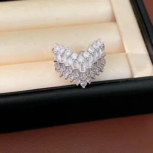 Close-up of the brilliant cubic zirconia arrangement on a vintage V-shaped silver ring