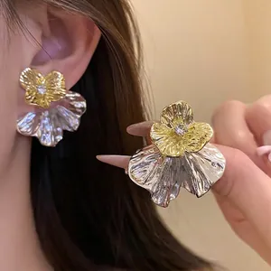 Orecchini a Bottone in Lega Bicolore a Forma di Fiore Con Perno in Argento Sterling 925 Strass Intarsiati Gioielli Donna