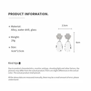 Vue détaillée des boucles d'oreilles fleur montrant les dimensions et matériaux.