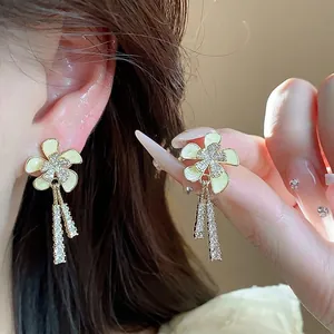 Pendientes de Botón de Flor de Cobre Chapado en Oro de 18K Con Poste de Plata de Ley 925 Borla de Circonia Joyería Mujer