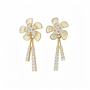 Elegantes pendientes de flor bañados en oro de 18k con borlas de circón brillantes para mujer
