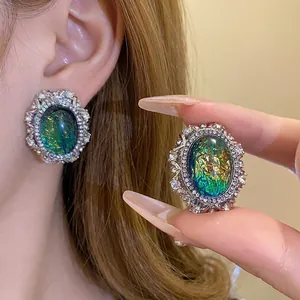 Orecchini a Bottone Ovale in Resina Vintage per Donna Con Perno in Argento Strass Verde Intarsiato Gioielli di Moda