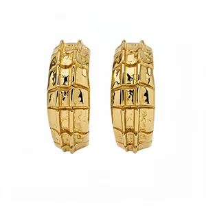 Pendientes de aro dorados plisados en forma de C con textura para mujer, elegantes