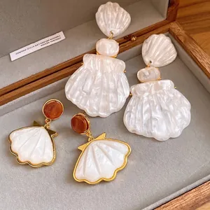 Elegant resin shell drop earrings with silver needle in vintage French court style